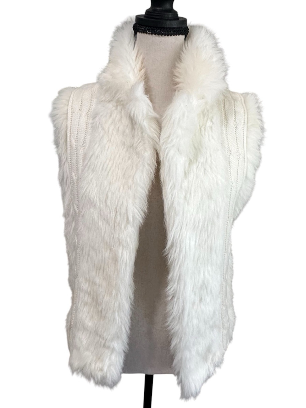 Y2K XOXO White Faux Fur Cable Knit Vest Open Front Size Small